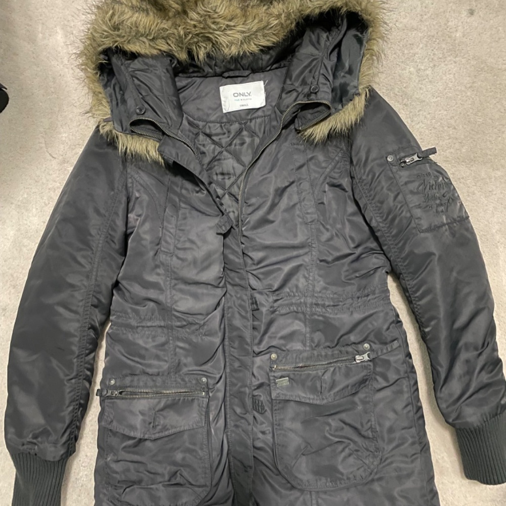 Fall/winter coats - Picture 7 of 12